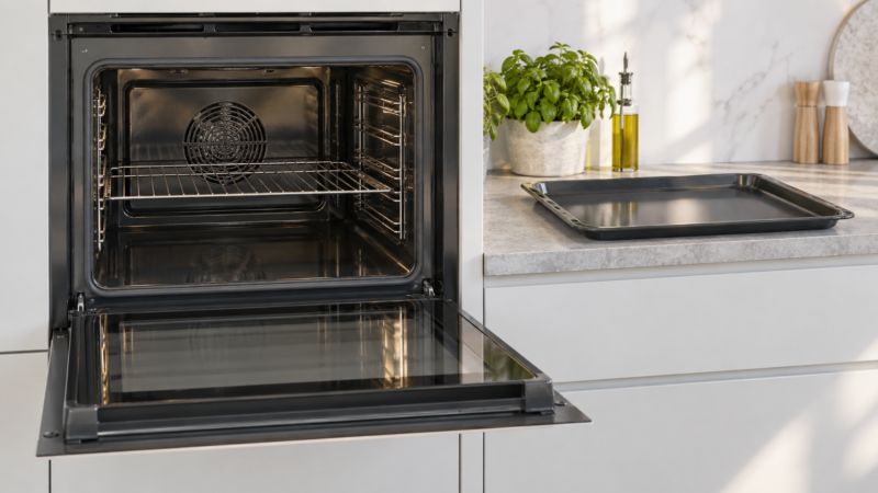Forno ventilato fa rumore metallico quando è caldo: quando preoccuparsi